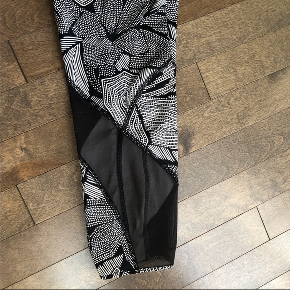 Dottie Tribe Lululemon Goal Crusher Leggings sz 6 - Picture 6 of 7